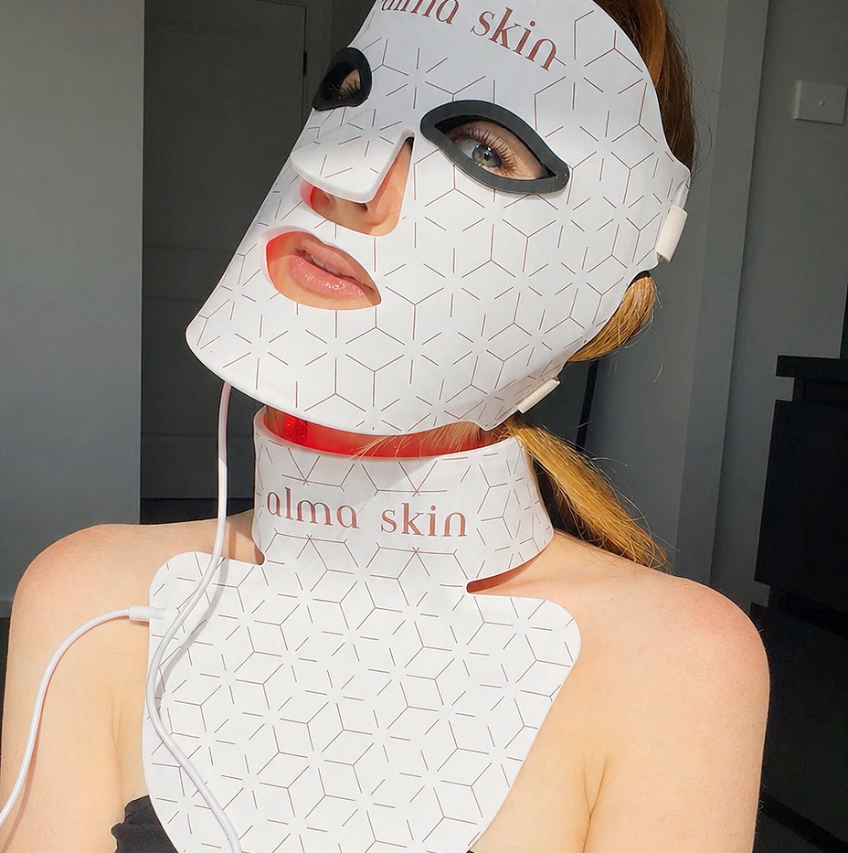 The Alma Skin ™ - Near Infrared LED Light Therapy Set