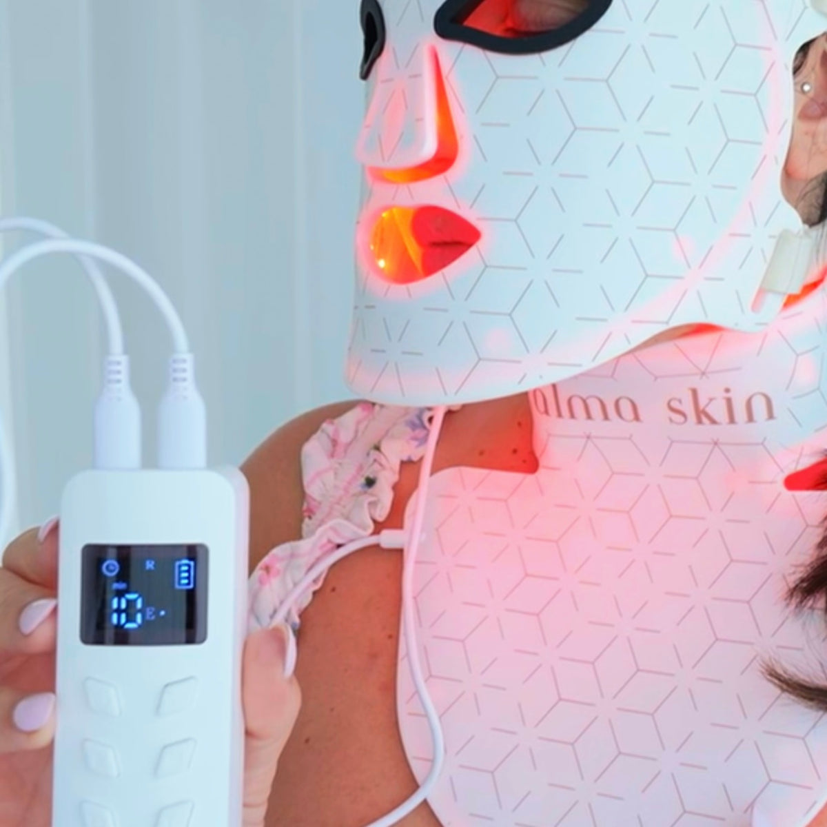 The Alma Skin ™ - Near Infrared LED Light Therapy Set