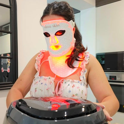 Alma Skin™ - Near Infrared Light Therapy Neck & Décolletage Mask