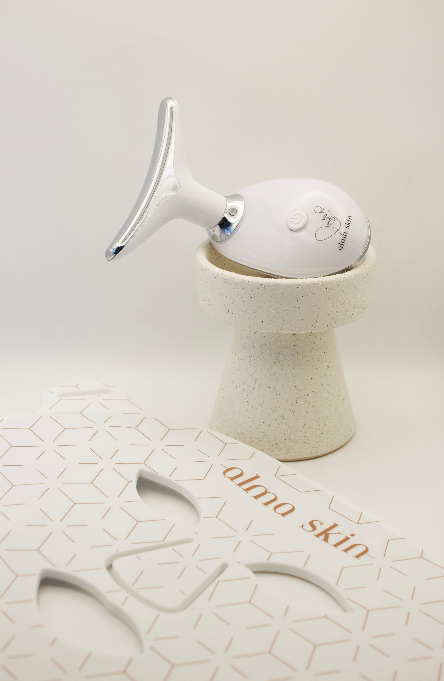 Alma Skin™ - Near Infrared Light Therapy Mask